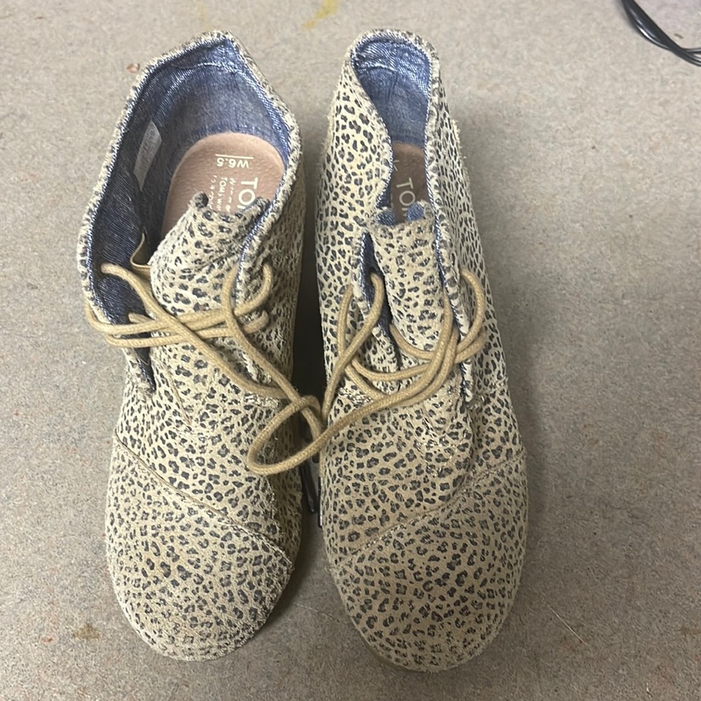Toms booties